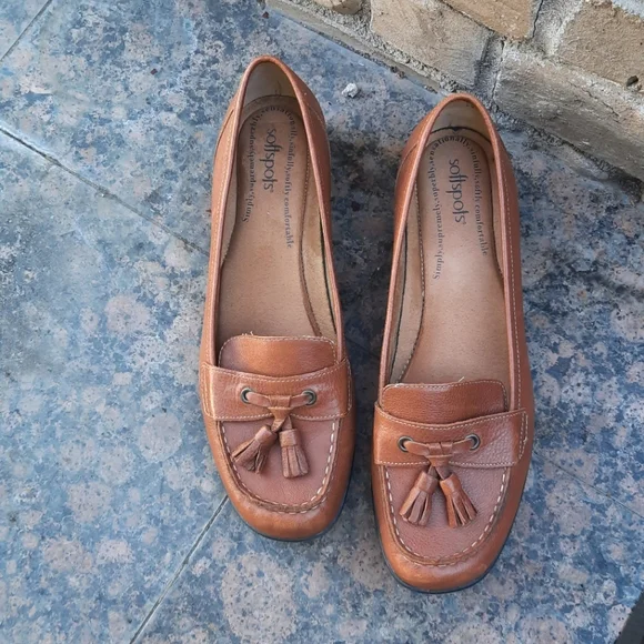 Softspots Women's Cognac Brown Genuine Leather Tassel Loafers Office Elevated - Picture 1 of 5